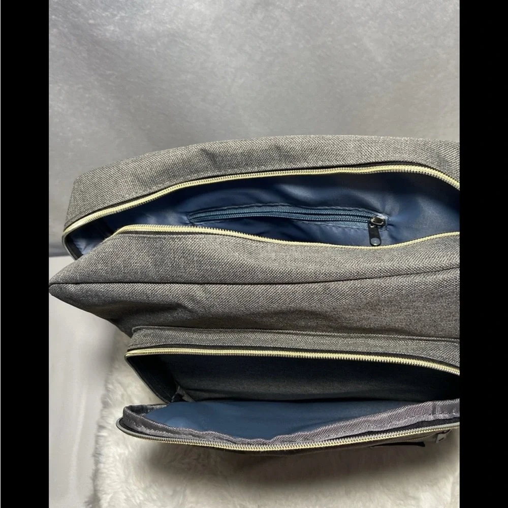 Mencio TRENDS Laptop Gray Backpack With USB Charging Connector